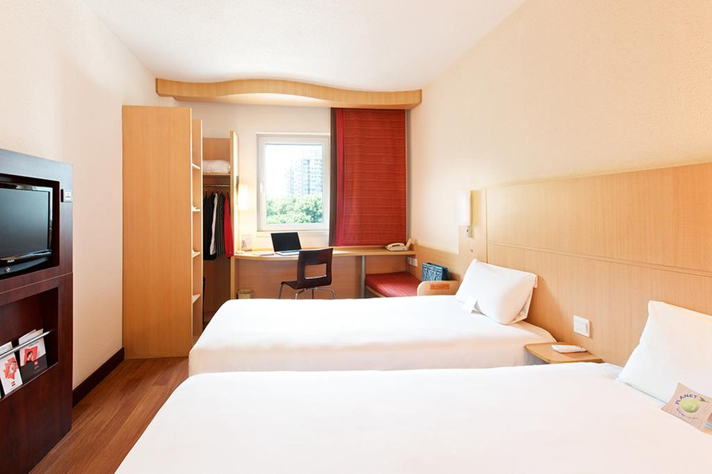 Ibis Ningbo Qianhu Plaza Hotel Esterno foto