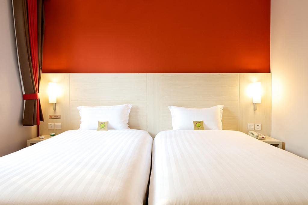 Ibis Ningbo Qianhu Plaza Hotel Esterno foto