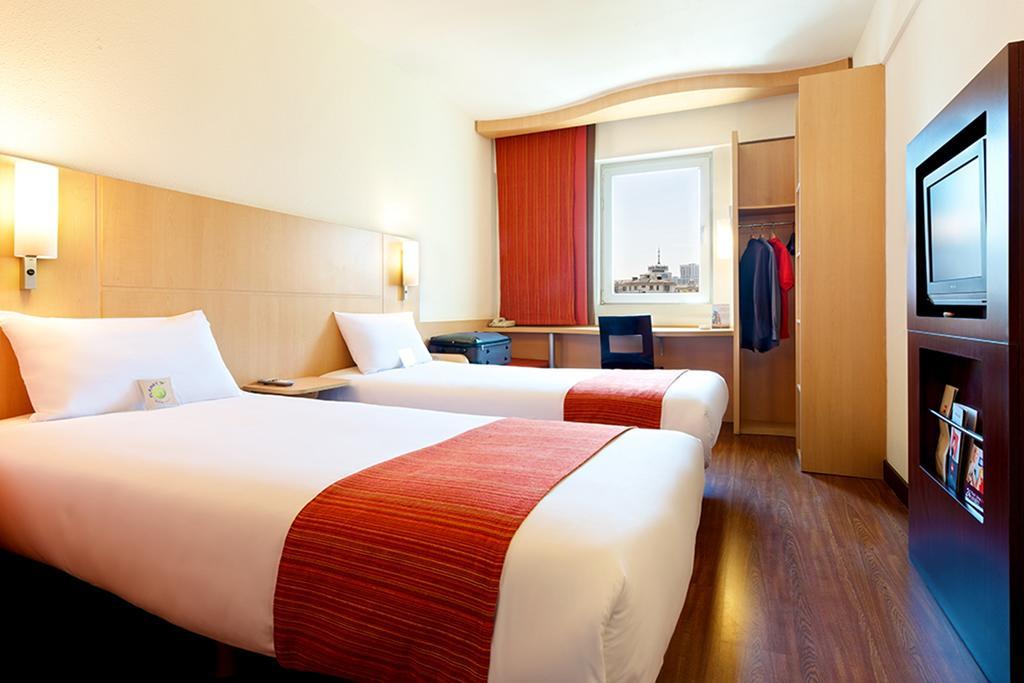Ibis Ningbo Qianhu Plaza Hotel Esterno foto