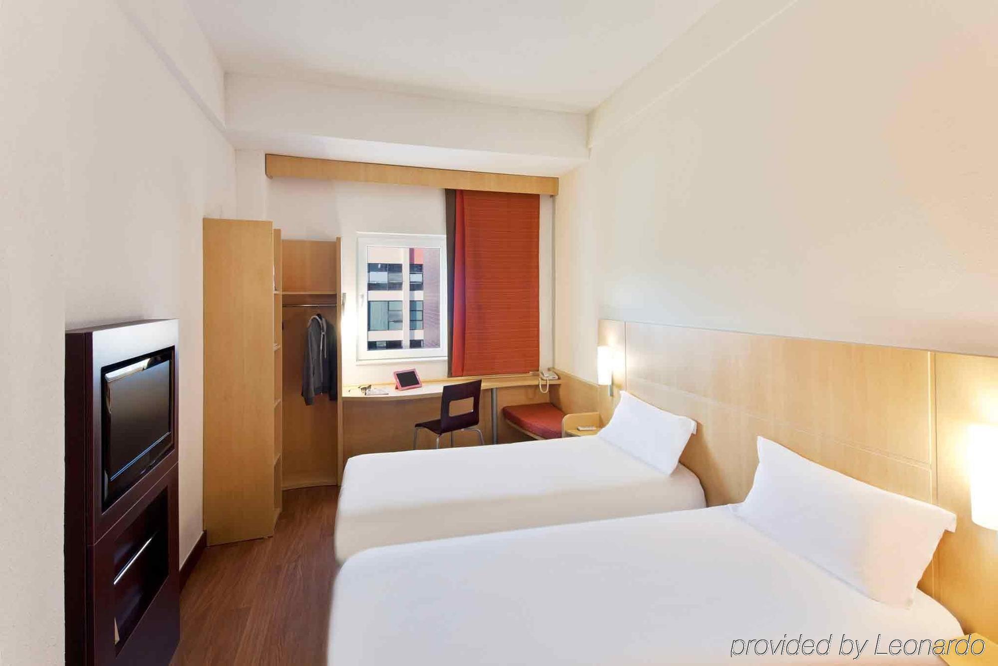 Ibis Ningbo Qianhu Plaza Hotel Esterno foto