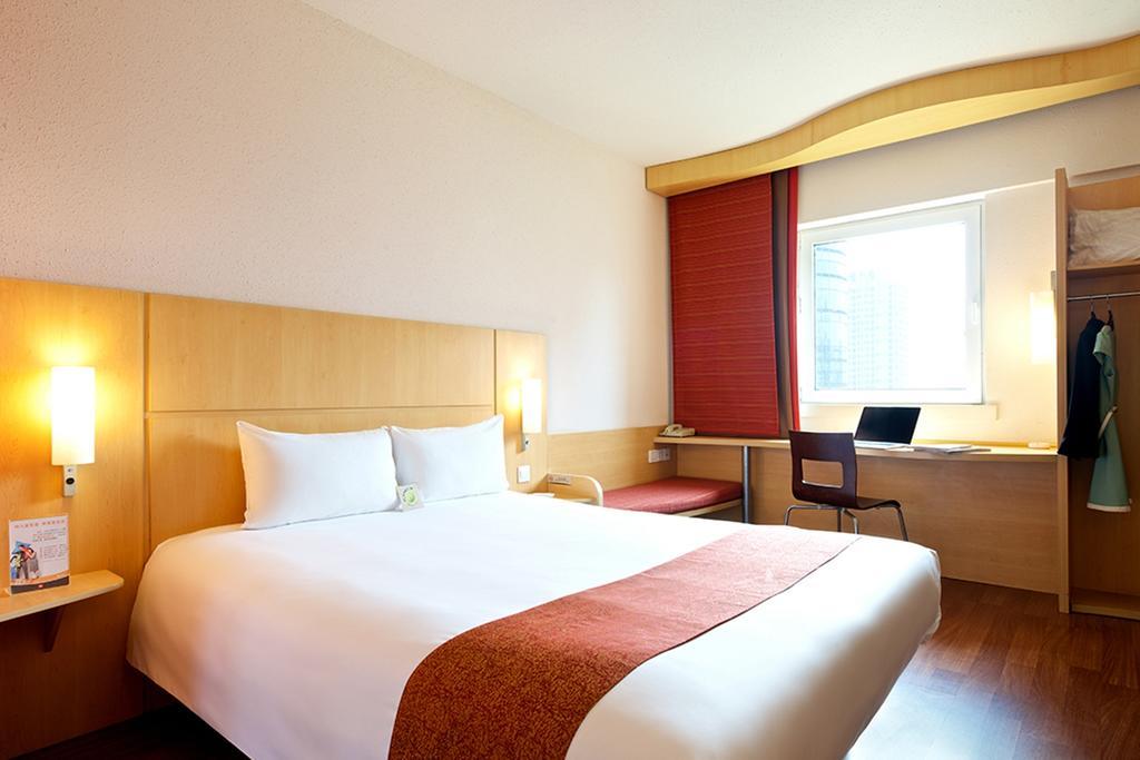 Ibis Ningbo Qianhu Plaza Hotel Esterno foto