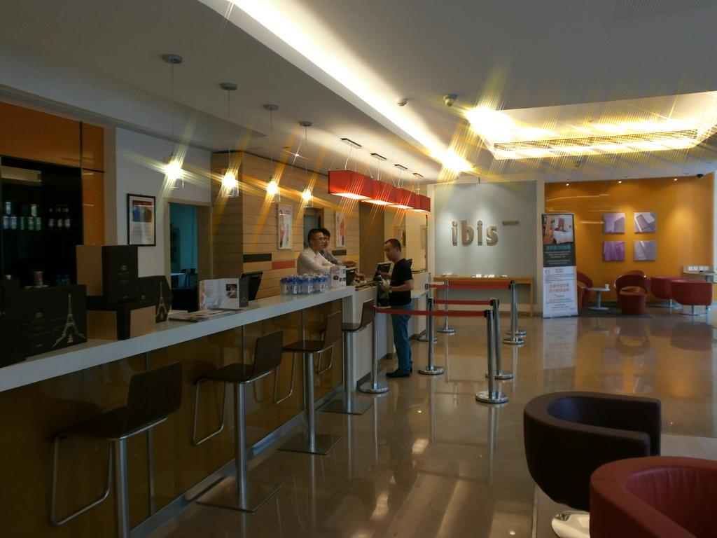 Ibis Ningbo Qianhu Plaza Hotel Esterno foto