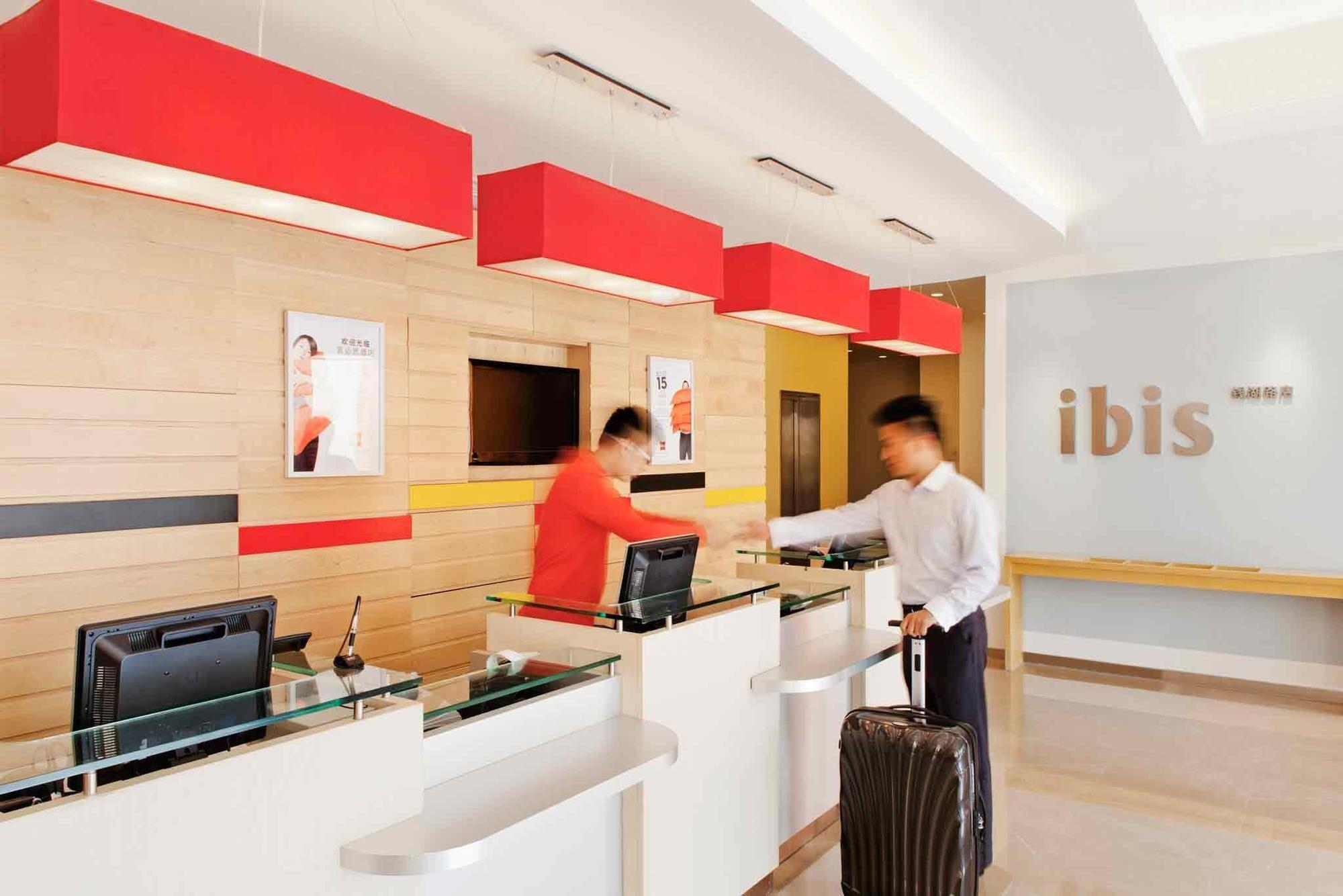 Ibis Ningbo Qianhu Plaza Hotel Esterno foto