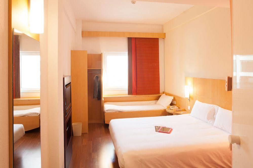 Ibis Ningbo Qianhu Plaza Hotel Esterno foto